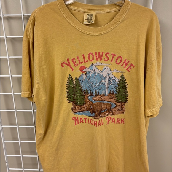 Comfort Colors Other - Yellow vintage Yellowstone National Park cotton t-shirt T-Shirt size XL.